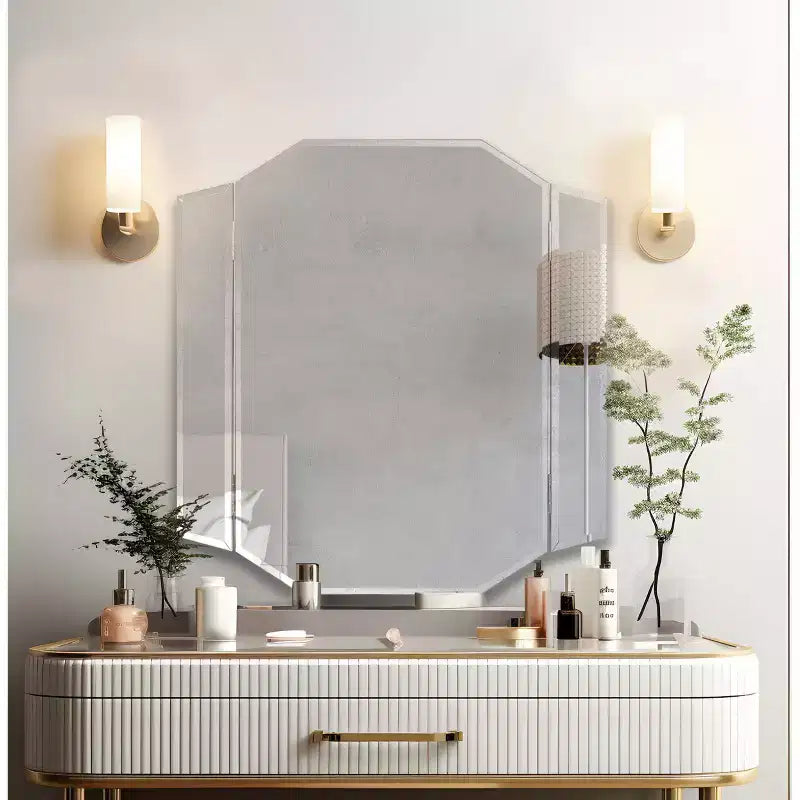 Miroir de vanité biseauté pliant Howard Elliott : Rectangulaire moderne, montage mural, cadre MDF, 32x30"