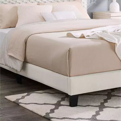 Lit plateforme rembourré 3D Findlay Plush coloris blanc cassé