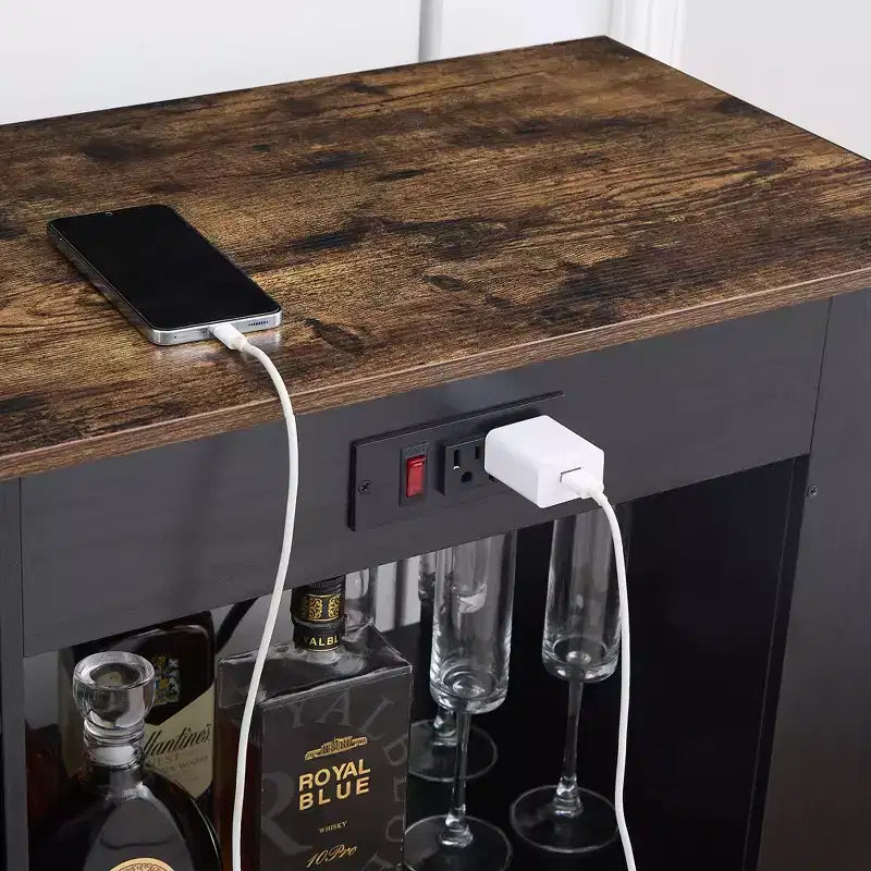 Meuble de rangement roulant d'îlot de cuisine VECELO avec station de recharge et étagères ouvertes, blanc/marron