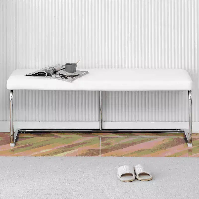 Banc en cuir Zeus & Ruta avec pieds en métal argenté
