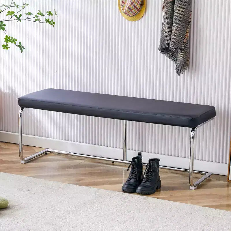 Banc en cuir Zeus & Ruta avec pieds en métal argenté