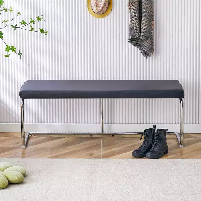Banc en cuir Zeus & Ruta avec pieds en métal argenté