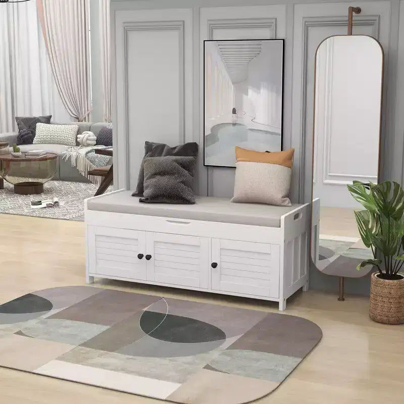 Banc de chambre AndMakers de 43,5 po avec 3 portes