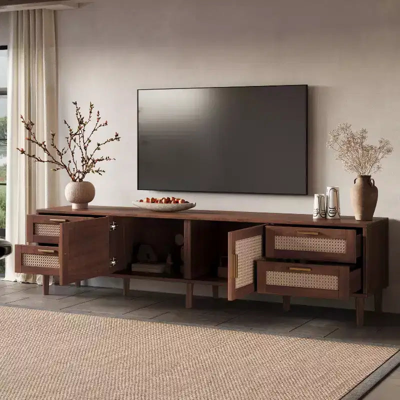 Meuble TV 78 po pour téléviseurs jusqu'à 85 po, Console multimédia avec 4 tiroirs et portes en rotin, Centre de divertissement moderne, Noyer - ModernLuxe