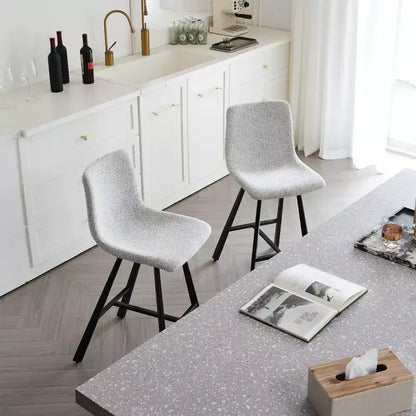 Okak Modern Lot de 2 tabourets de bar, chaises d'îlot de cuisine avec dossier incurvé ergonomique et repose-pieds, tabourets de comptoir en similicuir