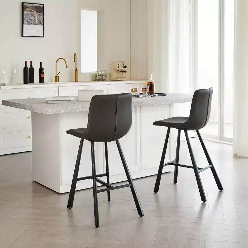 Okak Modern Lot de 2 tabourets de bar, chaises d'îlot de cuisine avec dossier incurvé ergonomique et repose-pieds, tabourets de comptoir en similicuir