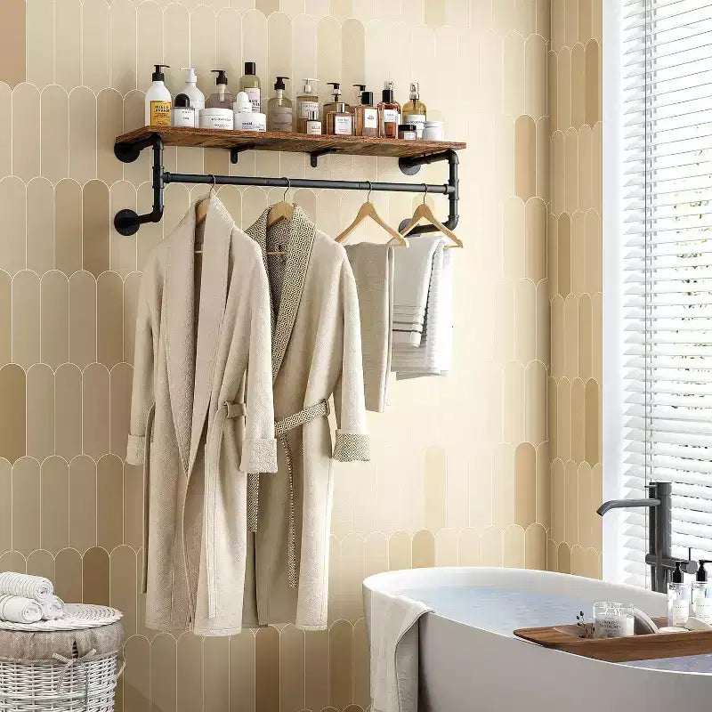 Portant mural industriel en tuyau de Home Collection avec étagère supérieure
