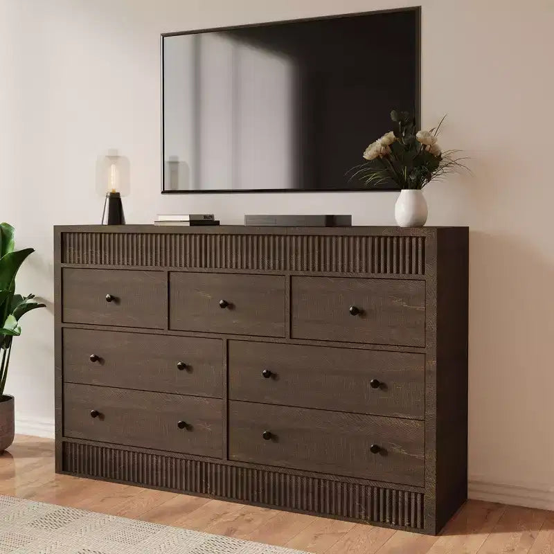 Commode à 7 tiroirs pour chambre à coucher, 137 cm de large, en bois, organiseur de rangement de style Mid-Century moderne, meuble TV de style ferme pour entrée