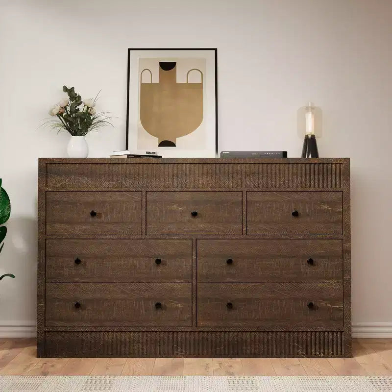 Commode à 7 tiroirs pour chambre à coucher, 137 cm de large, en bois, organiseur de rangement de style Mid-Century moderne, meuble TV de style ferme pour entrée
