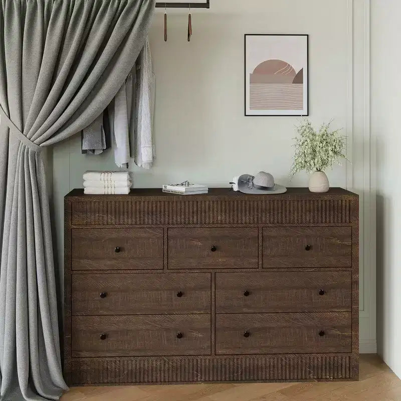 Commode à 7 tiroirs pour chambre à coucher, 137 cm de large, en bois, organiseur de rangement de style Mid-Century moderne, meuble TV de style ferme pour entrée