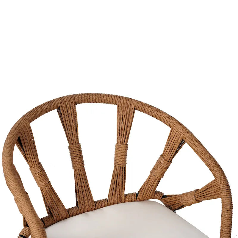 Ensemble d'extérieur contemporain avec chaises en rotin PE et table en bois composite