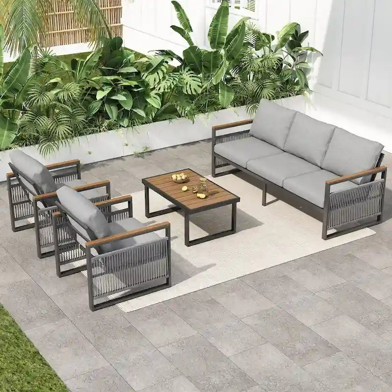 Salon de jardin en métal pour se détendre et recevoir