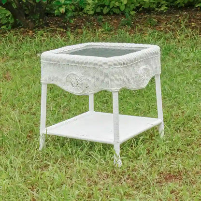 Table d'appoint en osier de résine Riviera de 18 pouces