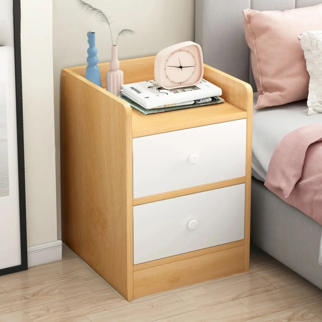 Table de chevet étroite scandinave en bois à 2 tiroirs