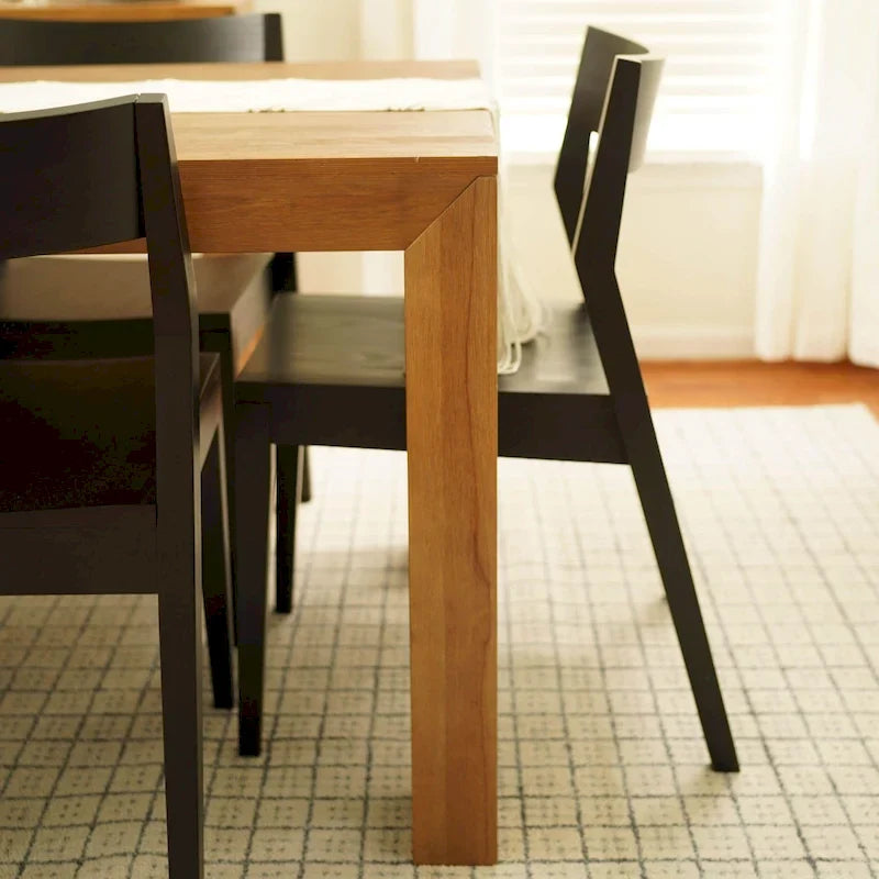 Chaise de salle à manger moderne en bois massif Plank and Beam