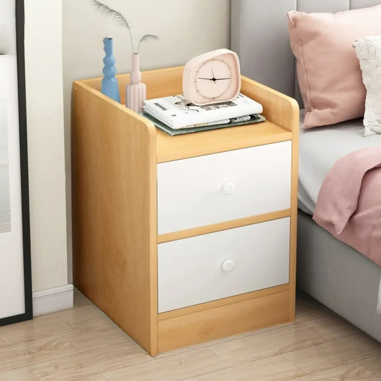 Table de chevet étroite scandinave en bois à 2 tiroirs